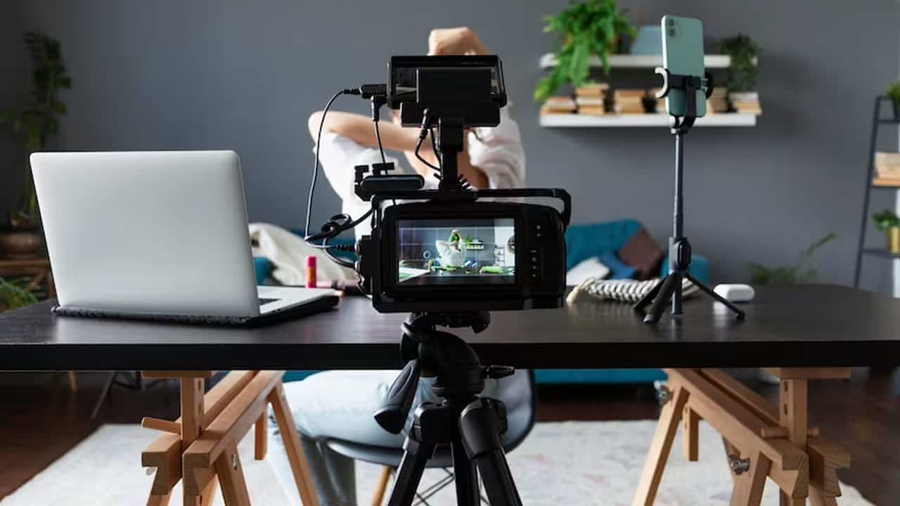 Creator Economy Monetizes Skills and Passions